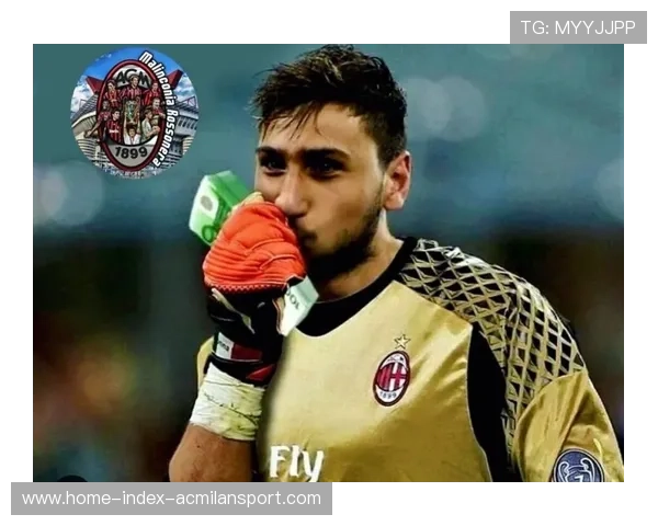 C罗被发现收集老式足球海报成为个人爱好