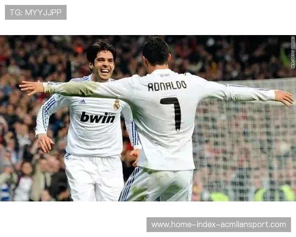 C罗被发现收集老式足球海报成为个人爱好