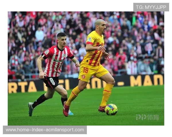 西甲巴萨门将数次化险为夷,守门功不可没 西甲巴萨门将数次化险为夷,守门功不可没