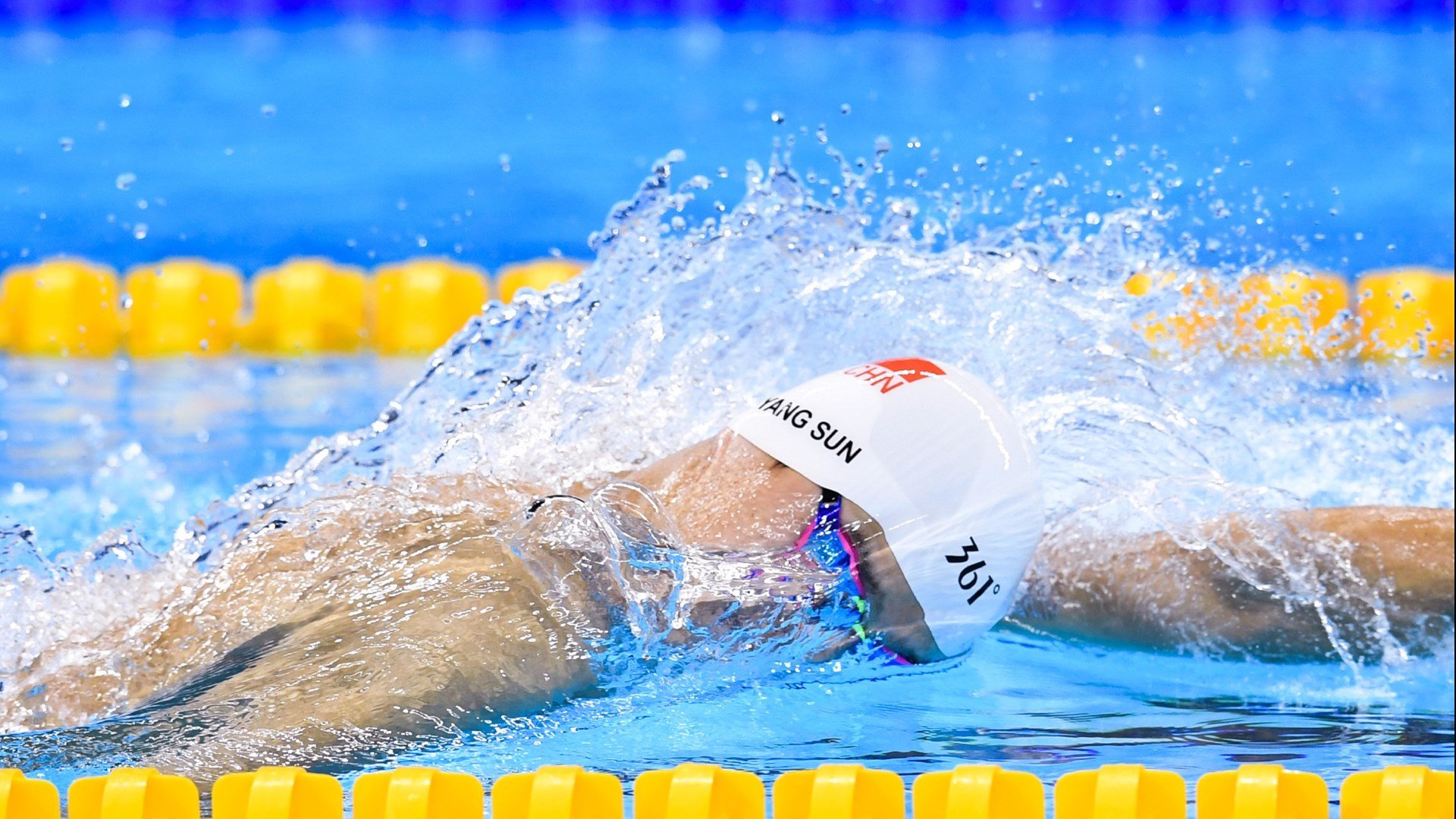 “切尔西3–0完胜巴黎,夺得首届扩军版冠军”