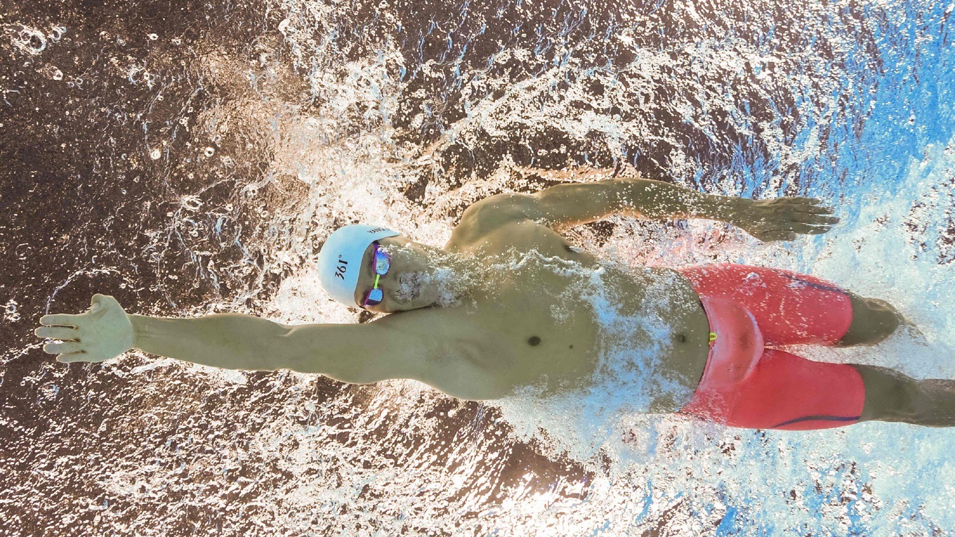 “简阳文体中心:全球顶级选手争霸羽毛球赛场”